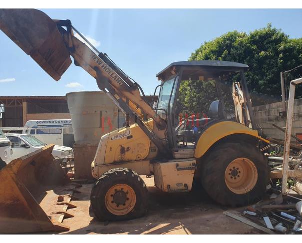 Foto de RETROESCAVADEIRA - NEW HOLLAND LB90 