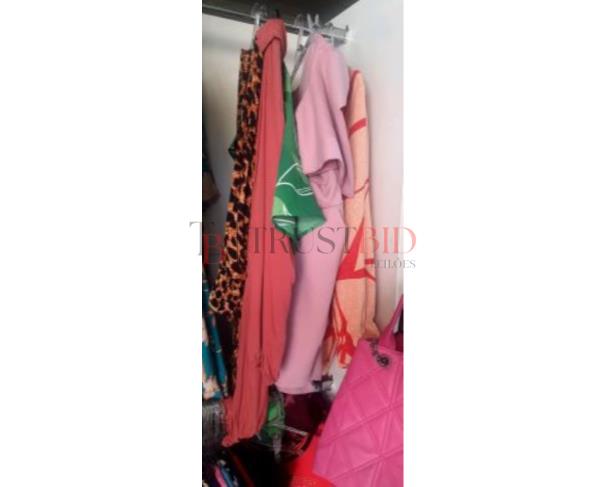 Foto de LOTE 95-009 | LOTE DE 16 (DEZESSEIS) PEÇAS DE ROUPAS PLUS SIZE