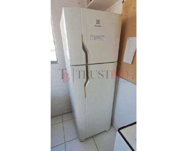 Foto de LOTE 15 | ITENS DIVERSOS | COMPUTADORES, IMPRESSORAS, BRINQUEDOS, GELADEIRA E MICROONDAS