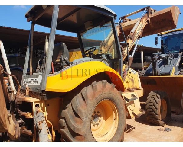 Foto de RETROESCAVADEIRA - NEW HOLLAND LB90 