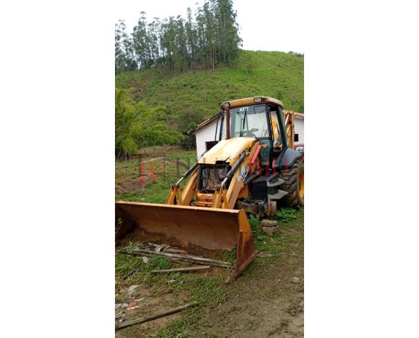 Foto de RETROESCAVADEIRA – JCB