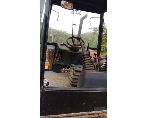 Foto de RETROESCAVADEIRA – JCB