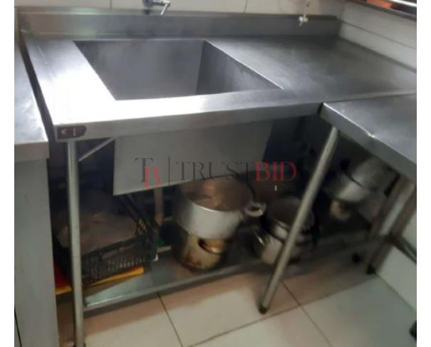 Foto de LOTE 74 | ITENS DIVERSOS | FOGÃO INDUSTRIAL, CHOPEIRA, ADEGA, MESAS E CADEIRAS
